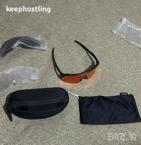 Чисто нови мъжки слънчеви спортни очила Oakley Sutro с 2 Плаки, снимка 4 - Слънчеви и диоптрични очила - 53930967
