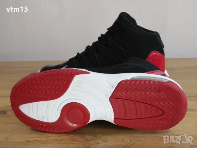 Jordan Max Aura 'Black Gym Red' - 38 номер Оригинални!, снимка 4 - Маратонки - 50142992