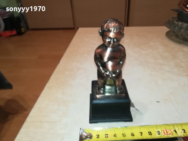 МОМЧЕНЦЕ-МЕТАЛНА ЗАПАЛКА-ВНОС SWISS 0709251659, снимка 3 - Антикварни и старинни предмети - 51634060