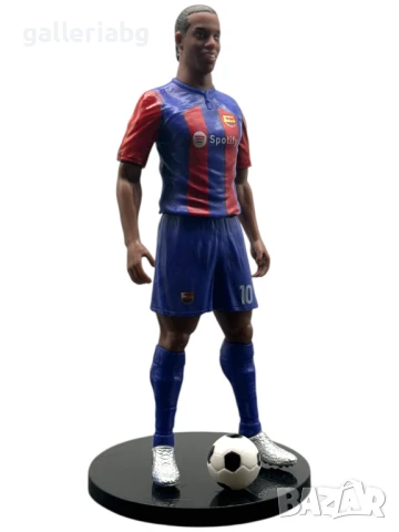 Футболна фигура на футболист Ronaldinho - FCB, снимка 3 - Фигурки - 50562931