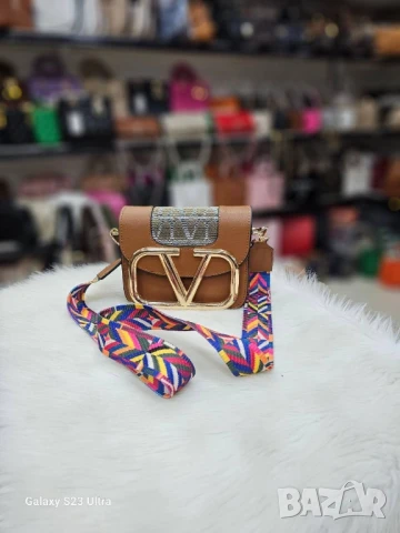 чанти valentino garavani , снимка 6 - Чанти - 51314072