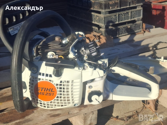 Верижен трион Stihl MS 251, снимка 4 - Моторни триони/резачки - 52929852