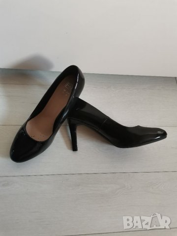 Лачени дамски обувки на F&F, снимка 5 - Дамски обувки на ток - 33816674
