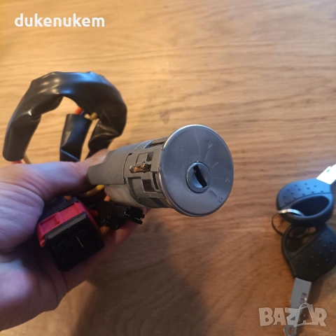 Контактен ключ (патрон) с блокировка на волана 4162P0 + 2 ключа, Peugeot, Citroën, снимка 8 - Аксесоари и консумативи - 53083873