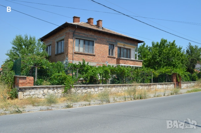 Продавам 2-етажна къща с двор , снимка 2 - Къщи - 51500385