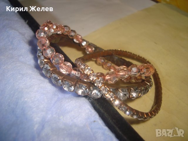 ТРИ РАЗТЕГЛИВИ КРИСТАЛНИ МОДНИ АРТ ГРИВНИЧКИ 88011, снимка 5 - Гривни - 37065192