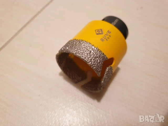 Продавам диамантена боркорона RUVE Pro 45 mm за пробиване на дупки в керамика