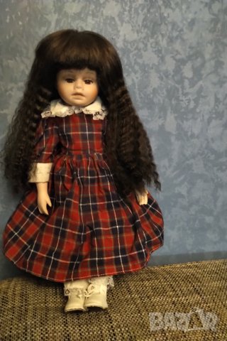 Колекционерска порцеланова кукла , снимка 1 - Колекции - 34929108