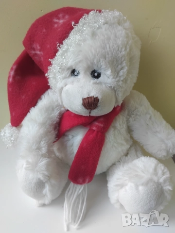 Мече с коледна шапка и шалче, снимка 3 - Плюшени играчки - 52821573