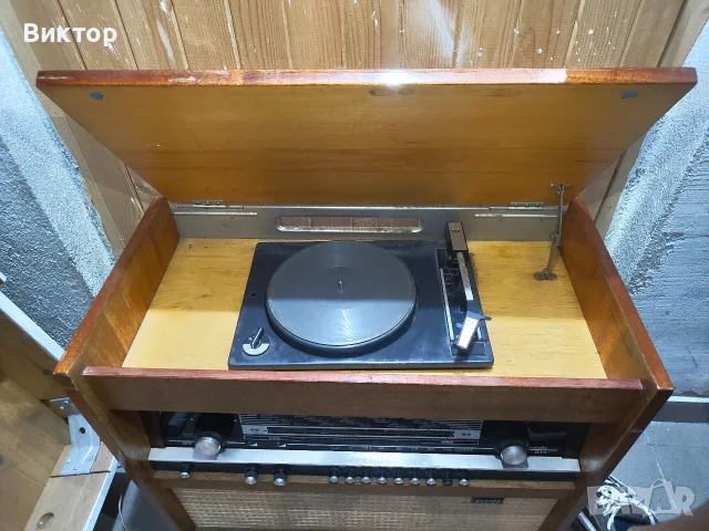 Радио Радиола Rigonda 102, снимка 2 - Радиокасетофони, транзистори - 55957774