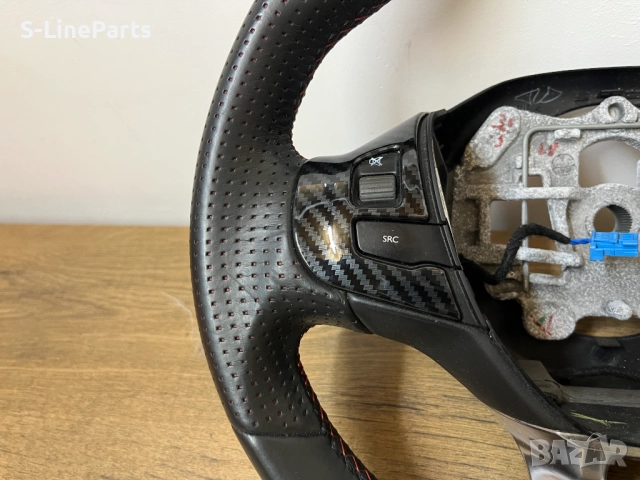 Оригинален с перфорирана кожа и КАРБОН Мулти волан Peugeot 208 308 GTI Пежо ГТИ pejo, снимка 2 - Части - 51874060