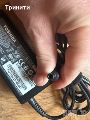 Оригинално зарядно за лаптоп TOSHIBA 19V 3.42A 65W, снимка 3 - Части за лаптопи - 52599610