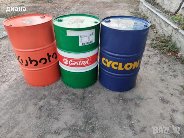 Метални варели 208л. от масло-12броя