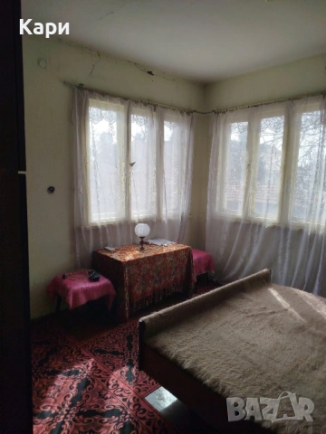  Просторна къща с двор 2600 кв.м в центъра на с. Морава – 27 500 €, снимка 12 - Къщи - 53917617