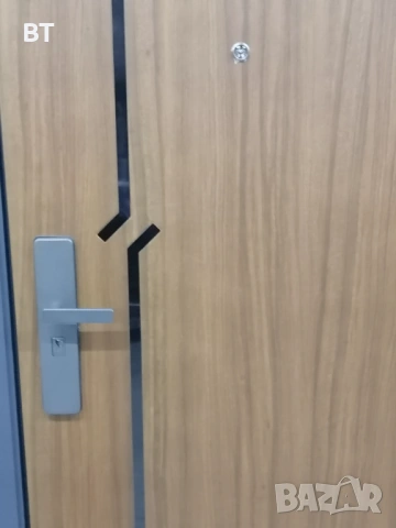 Метална блиндирана врата 80х200, снимка 2 - Входни врати - 54070892