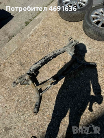 Заден мост Туаран VW Touran(10-16)г. само за 70лв. 1t0500004