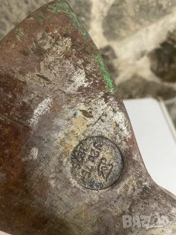 Стара брадва с маркировка, снимка 2 - Други ценни предмети - 51207315