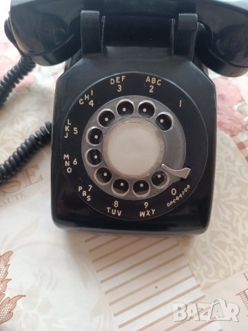 Стар бакелитен телефон, снимка 1 - Антикварни и старинни предмети - 44238640