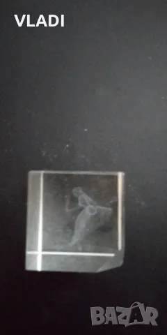 Кристален квадрат