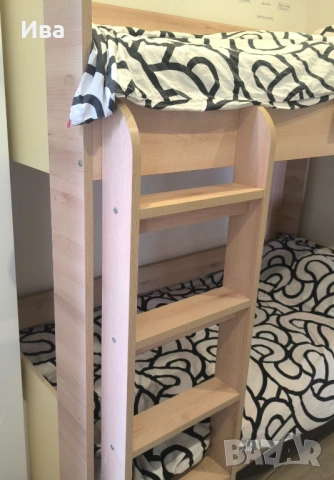 Двуетажно легло