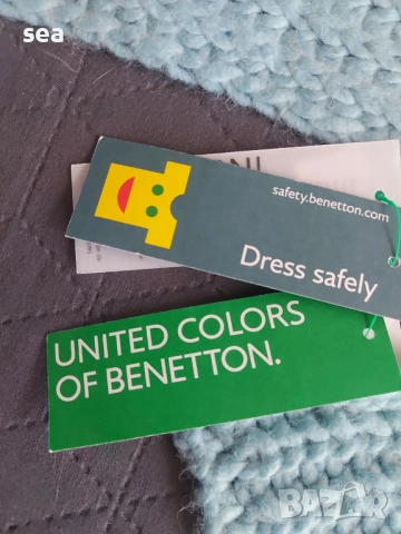 Нов зимен шал Benetton , снимка 2 - Шалове - 52441740