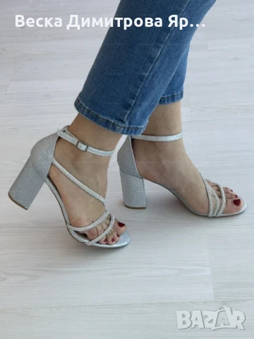 Грациозни дамски сандали с ток и бляскави елементи, снимка 4 - Сандали - 51193982