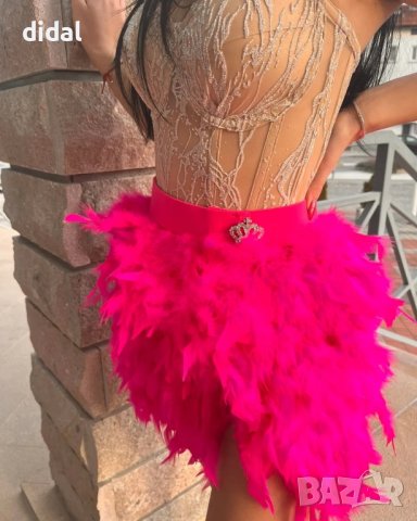 Корсет с брокатени елементи и пола с естествени пера , снимка 2 - Рокли - 44273629