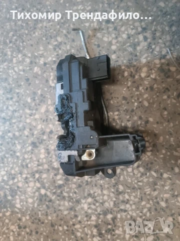 Задна лява брава Opel Astra H 13210738  GM, снимка 4 - Части - 50928550