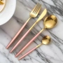 Комплект прибори за хранене от 24 части с луксозен дизайн и магнитна кутия в златисто и розово, снимка 6