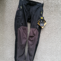 Продавам малки чисто нови качествени водоустойчиви панталони със странични ципове Haglofs , снимка 1 - Панталони - 44554012