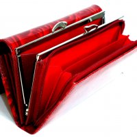  Страхотно  червено дамско портмоне естествена кожа, лак, перфектен подарък, снимка 3 - Портфейли, портмонета - 26925854