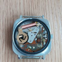 Мъжки часовник Ракета кварц СССР , снимка 5 - Антикварни и старинни предмети - 39630850