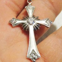 Старинен сребърен кръст Исус Христос със циркони и сребърно синджирче - притежавайте този кръст и на, снимка 1 - Колиета, медальони, синджири - 34997971