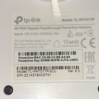 TP-Link TL-PA7017P KIT AV1000 интернет през електрическа мрежа Starter Kit PowerLine Gigabit, снимка 2 - Мрежови адаптери - 38390317