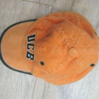 детска шапка  с козирка United Colors of Benetton, снимка 1 - Шапки, шалове и ръкавици - 33067813