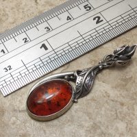 Сребърна висулка с естествен кехлибар, снимка 2 - Колиета, медальони, синджири - 42222002