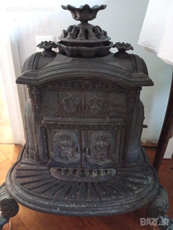 S.M. Minasian & Co. Антична чугунена печка – Уникат от  18-19 век, снимка 1