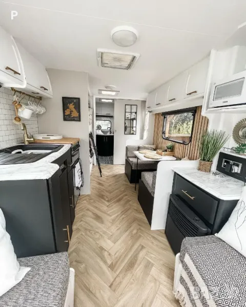 Давам под наем каравана на 2мин от центъра на Свети Влас , снимка 1