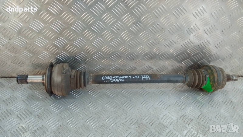Полуоска Mercedes E350 W207 CDI 2010г.(заден десен)	, снимка 1