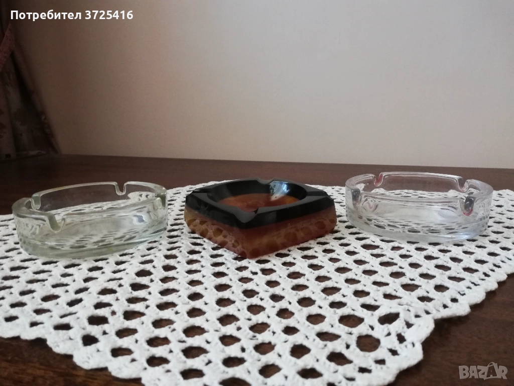  Кафяв и бял пепелник, снимка 1