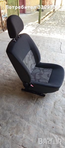 дясна + лява + задна седалка за дачия -2019г., снимка 1