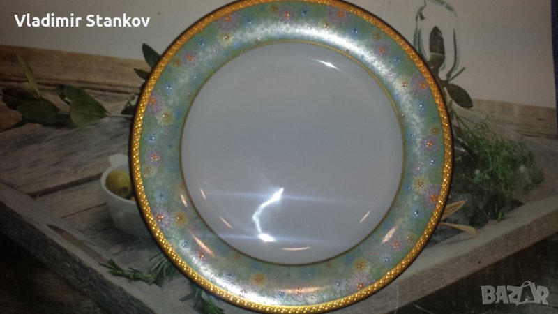 Порцеланов сервиз 92 части, снимка 1