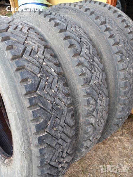 гуми 10х22.5, снимка 1