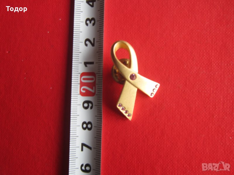 Позлатена брошка с камъни Авон, снимка 1