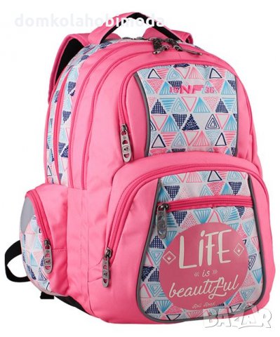 Раница с четири отделения и четири джоба, Меки презрамки, Подсилен гръб,, Място за лаптоп, Изход за 