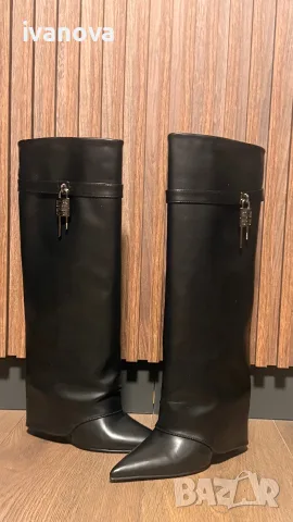 Ботуши актуални широки Givenchy, снимка 2 - Дамски ботуши - 56372859