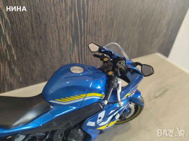 Метален мотор Suzuki GSX -R1000 !!!, снимка 2 - Колекции - 56294992
