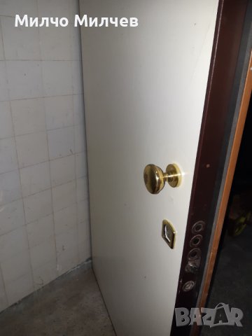 Блиндирана трезорна врата, снимка 2 - Входни врати - 39618521