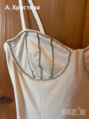 Бяла рокля Bershka, снимка 3 - Рокли - 52247338