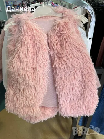 Пухено елече в бяло и розово